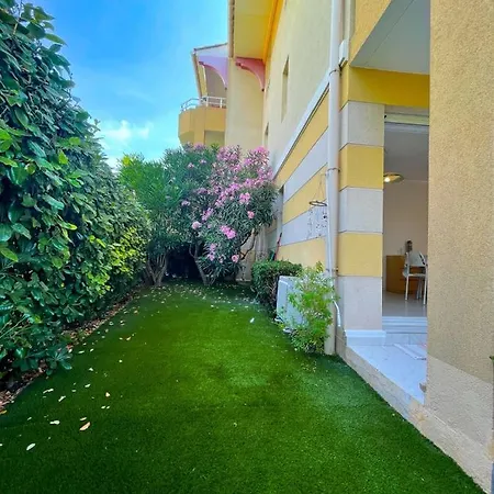 Superb Apartment With Garden Near The Sea Fréjus Extérieur photo