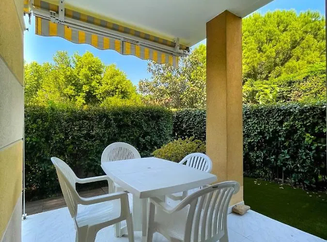 Superb Apartment With Garden Near The Sea