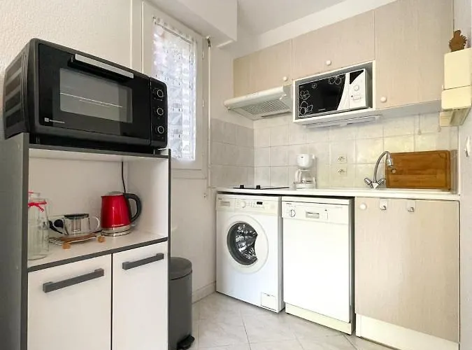 Superb Apartment With Garden Near The Sea